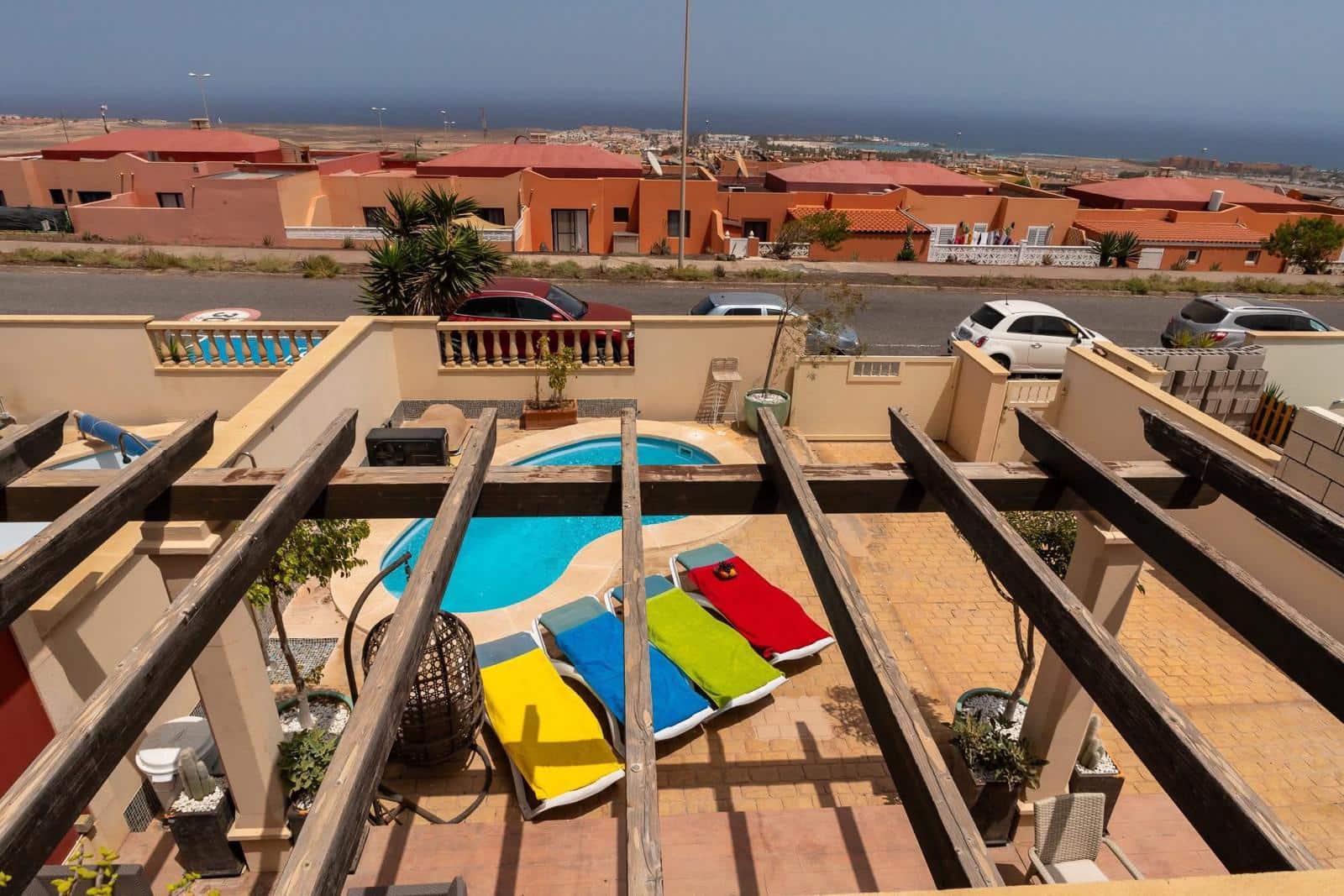 5 bedroom Villa for sale in Caleta de Fuste with pool - € 428,998 (Ref: 9742959)