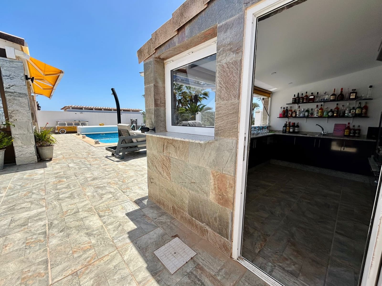 3 bedroom Villa for sale in Caleta de Fuste with pool - € 590,000 (Ref: 9742973)