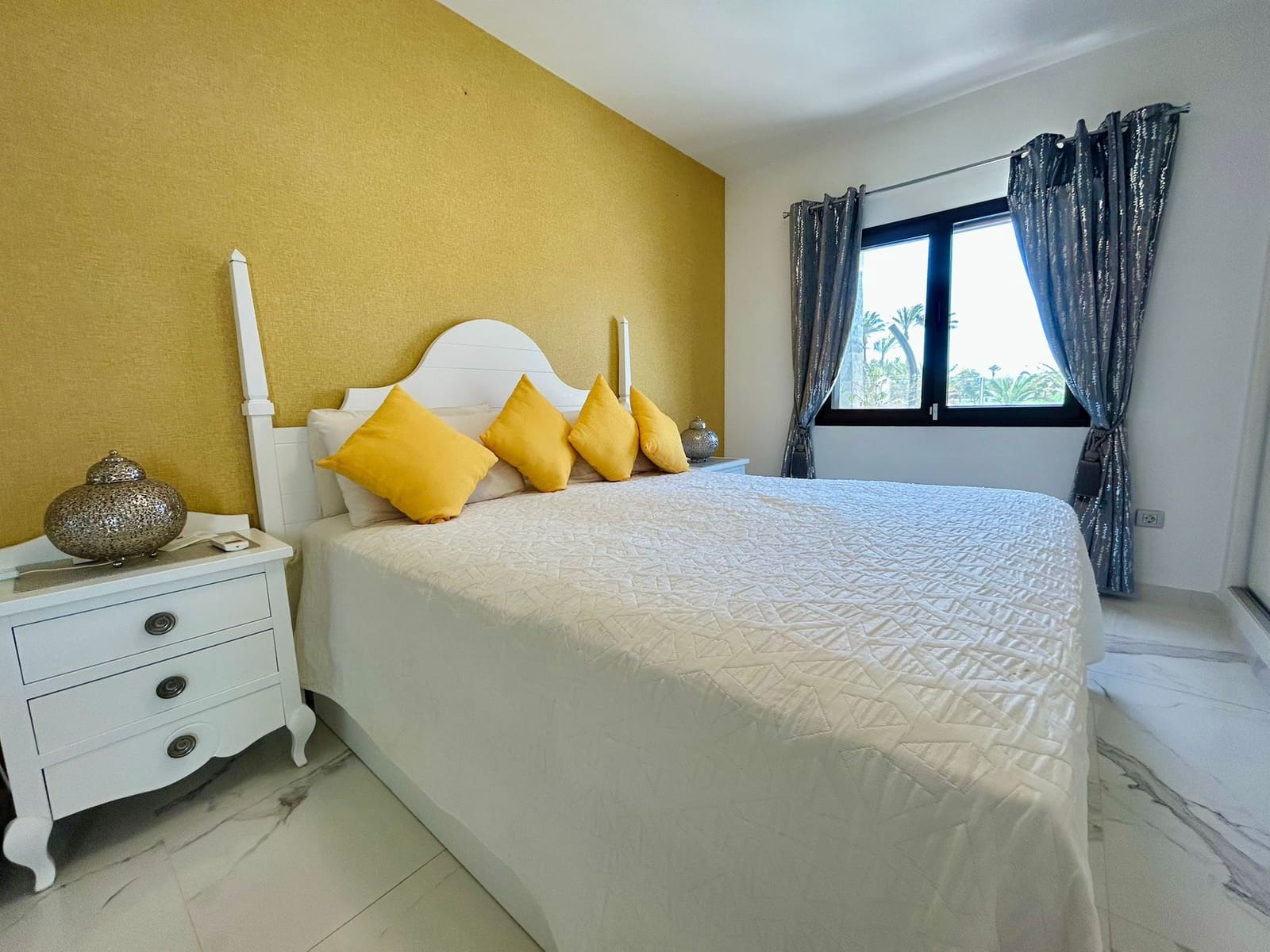 3 bedroom Villa for sale in Caleta de Fuste with pool - € 590,000 (Ref: 9742973)