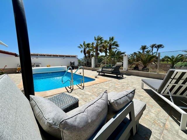 3 bedroom Villa for sale in Caleta de Fuste, Antigua with pool - € 590,000 (Ref: 9742973)