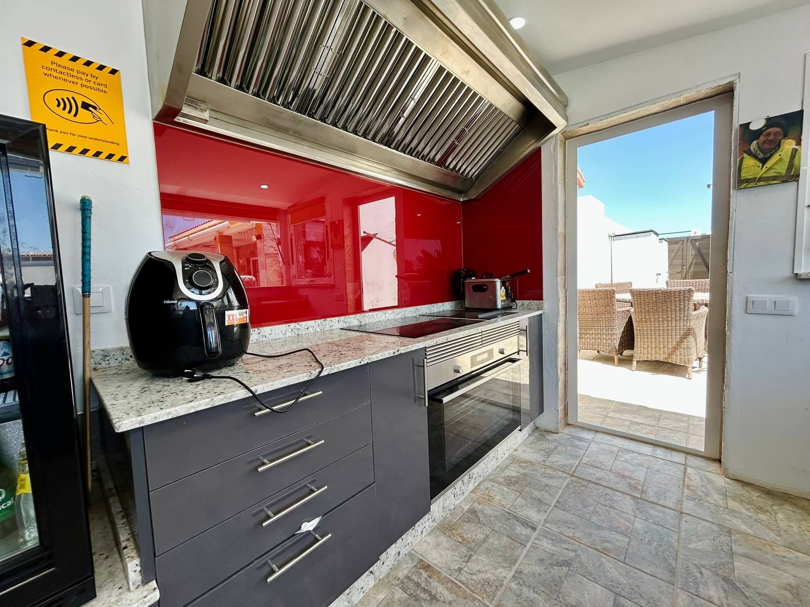 3 bedroom Villa for sale in Caleta de Fuste with pool - € 590,000 (Ref: 9742973)