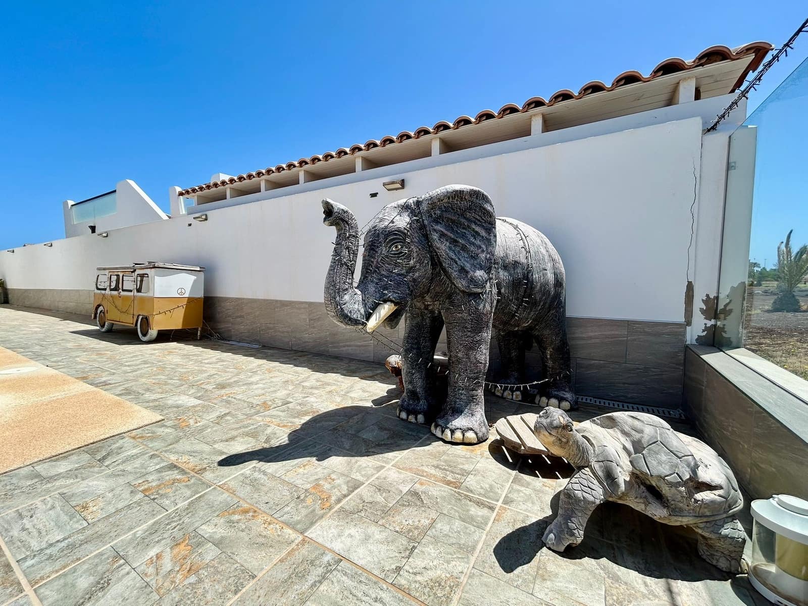 3 bedroom Villa for sale in Caleta de Fuste with pool - € 590,000 (Ref: 9742973)