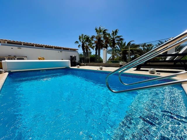 3 bedroom Villa for sale in Caleta de Fuste, Antigua with pool - € 590,000 (Ref: 9742973)