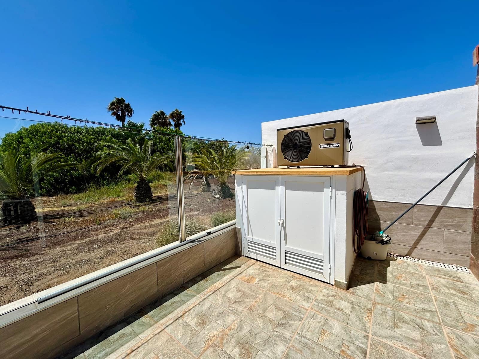 3 bedroom Villa for sale in Caleta de Fuste with pool - € 590,000 (Ref: 9742973)