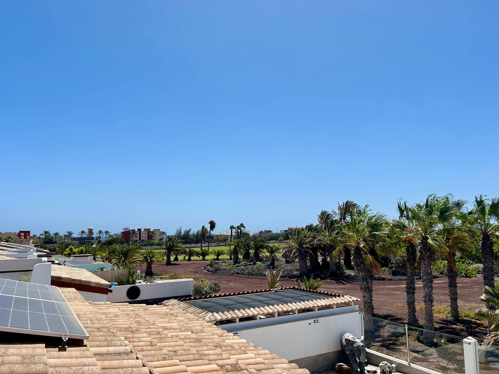 3 bedroom Villa for sale in Caleta de Fuste with pool - € 590,000 (Ref: 9742973)