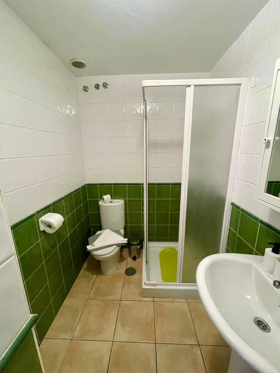 2 bedroom Apartment for sale in Caleta de Fuste with pool - € 190,000 (Ref: 9742984)