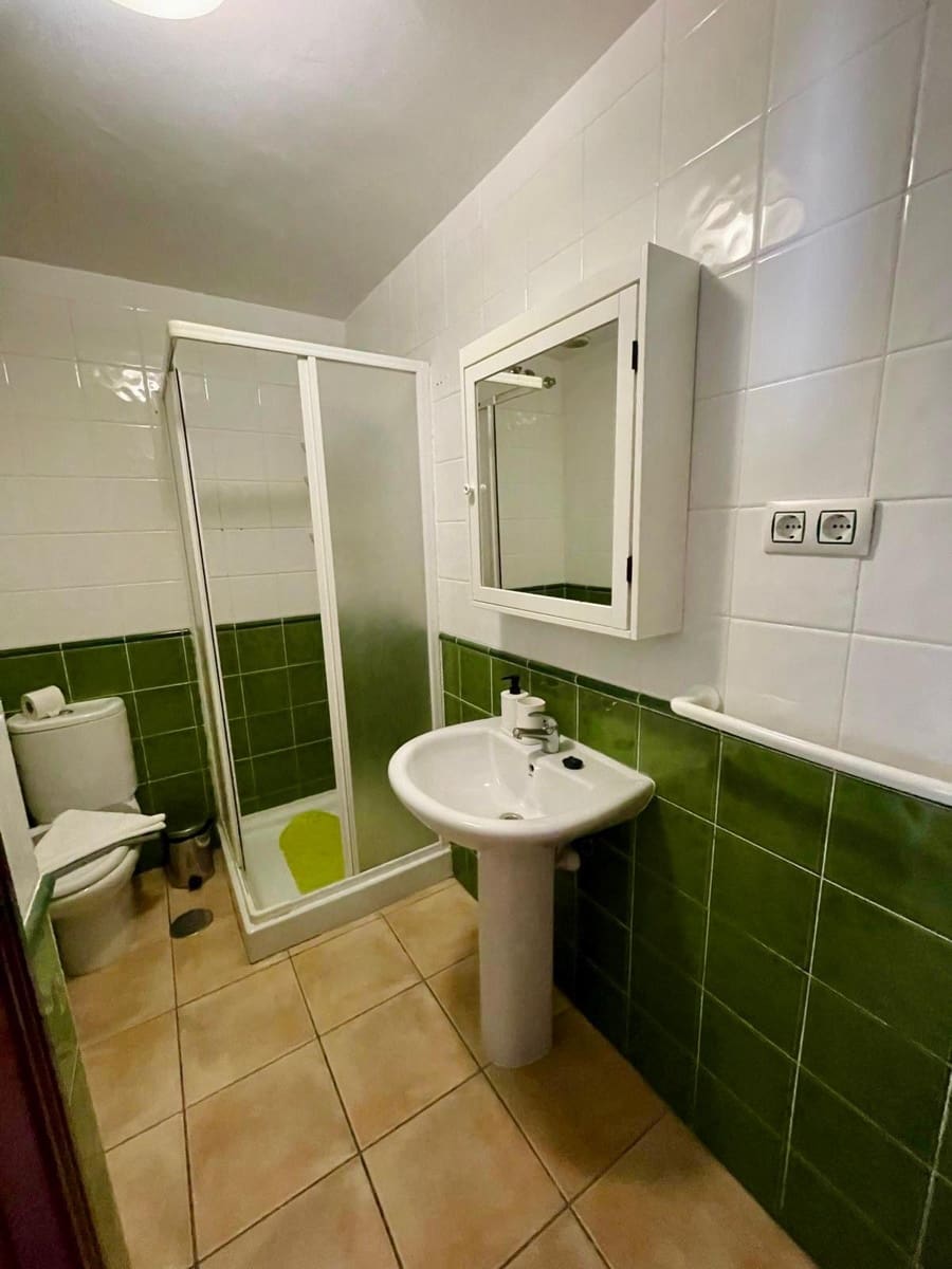 2 bedroom Apartment for sale in Caleta de Fuste with pool - € 190,000 (Ref: 9742984)