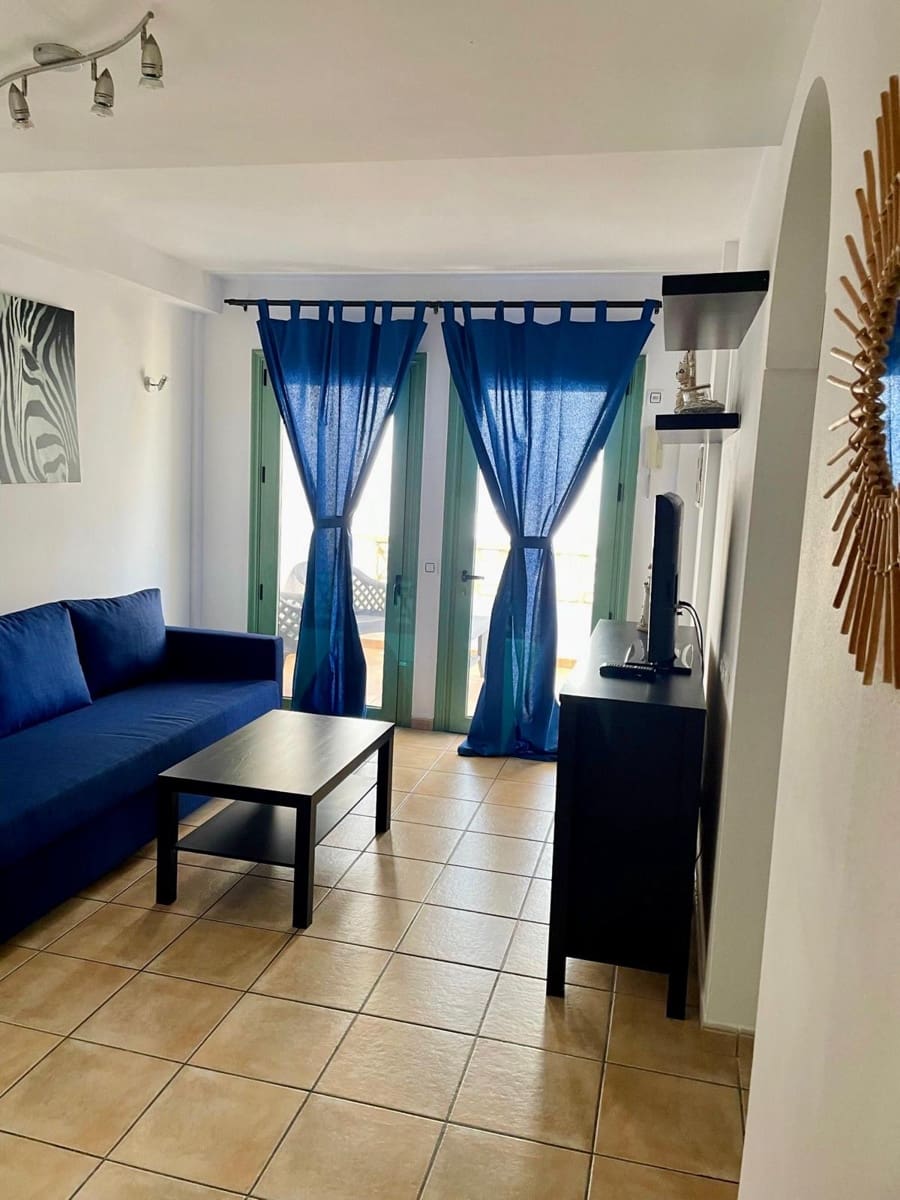 2 bedroom Apartment for sale in Caleta de Fuste with pool - € 190,000 (Ref: 9742984)