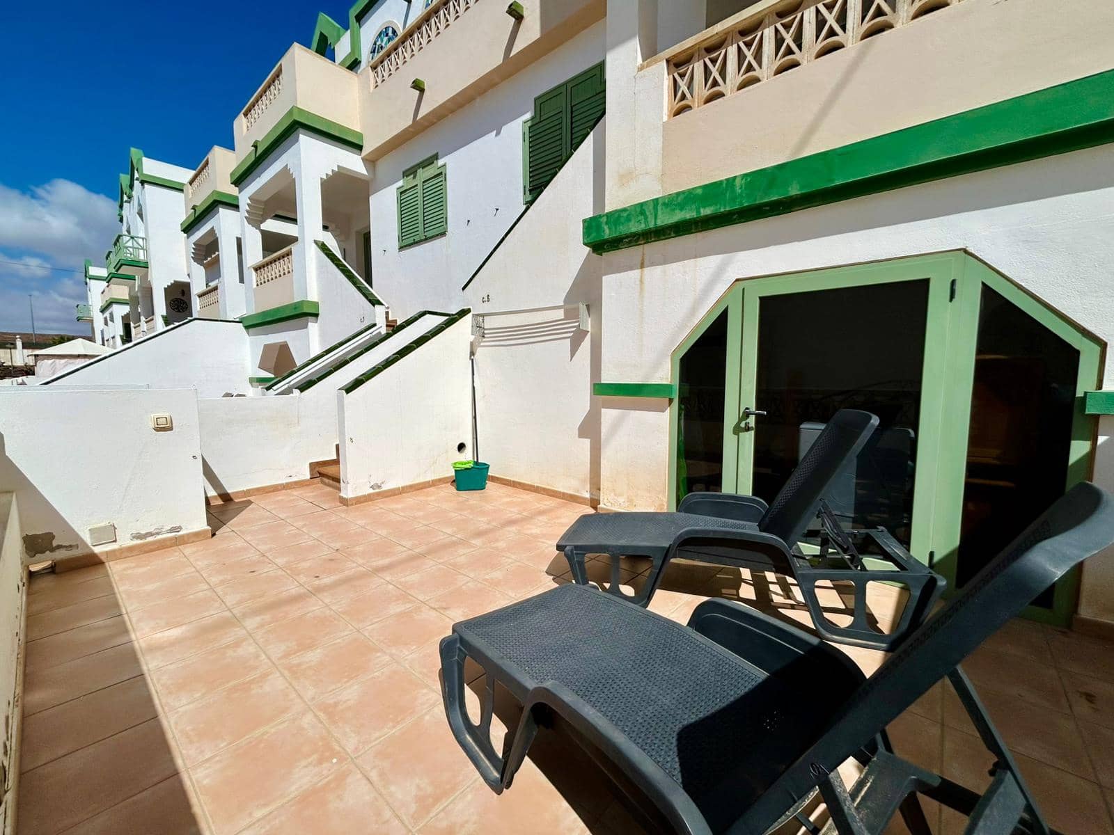 2 bedroom Apartment for sale in Caleta de Fuste with pool - € 190,000 (Ref: 9742984)