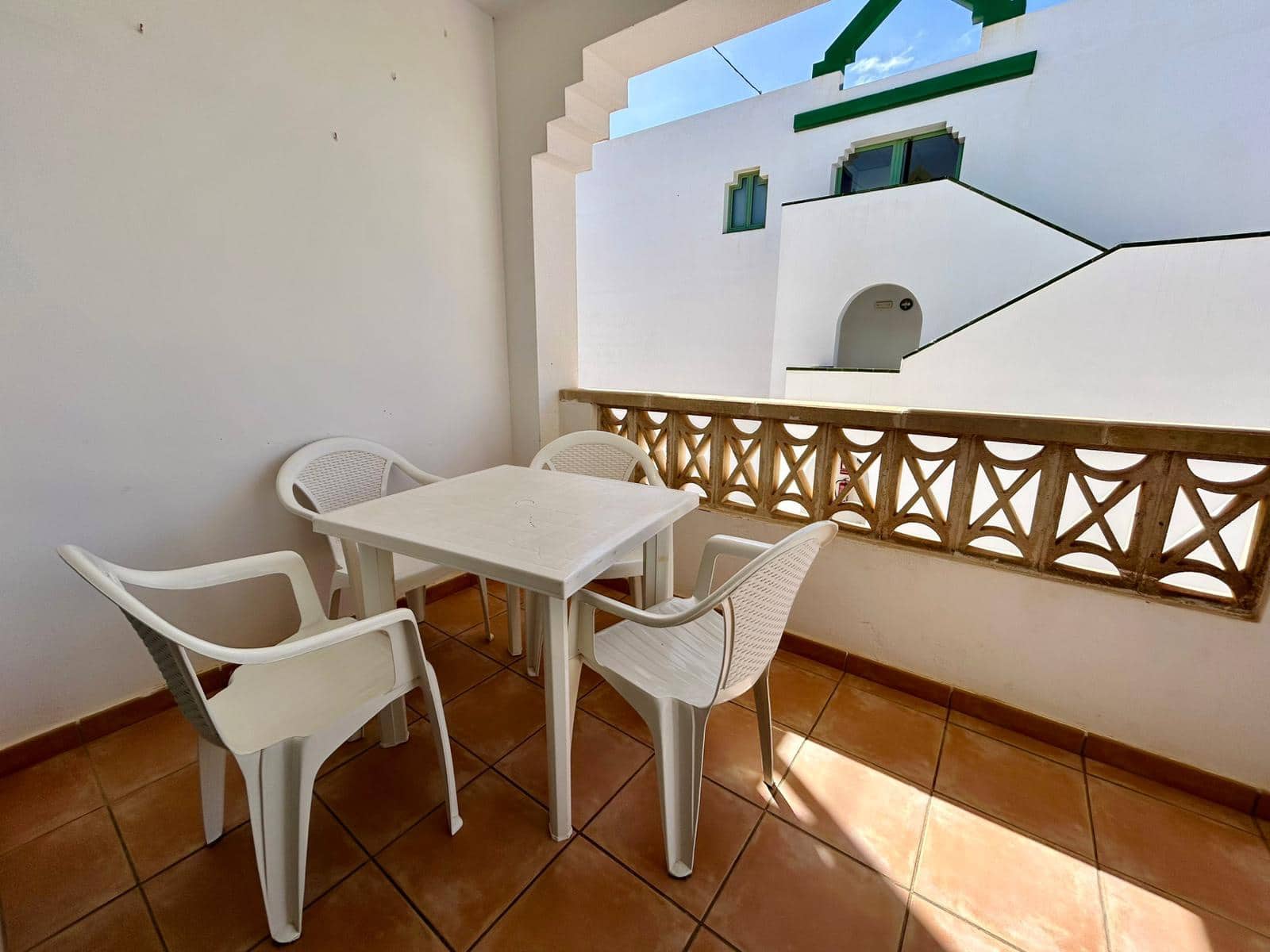 2 bedroom Apartment for sale in Caleta de Fuste with pool - € 190,000 (Ref: 9742984)
