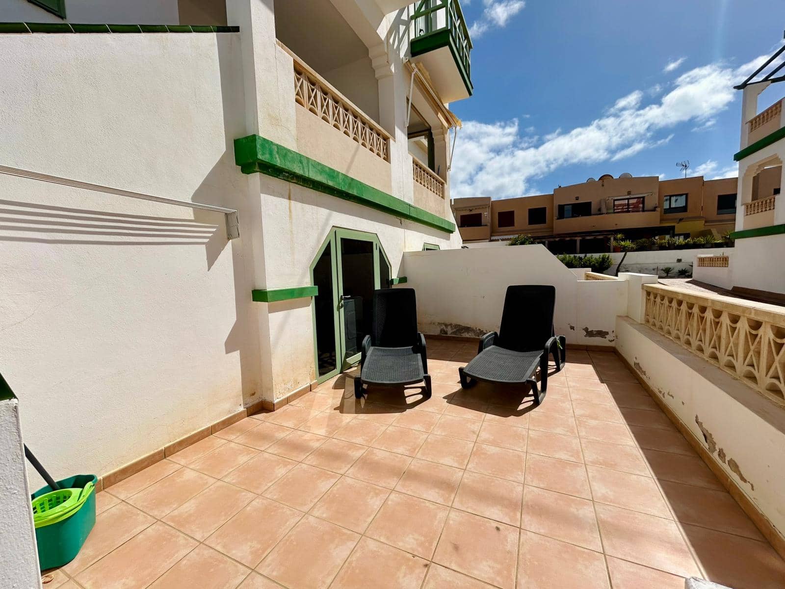 2 bedroom Apartment for sale in Caleta de Fuste with pool - € 190,000 (Ref: 9742984)