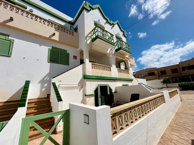 2 bedroom Apartment for sale in Caleta de Fuste, Antigua with pool - € 190,000 (Ref: 9742984)