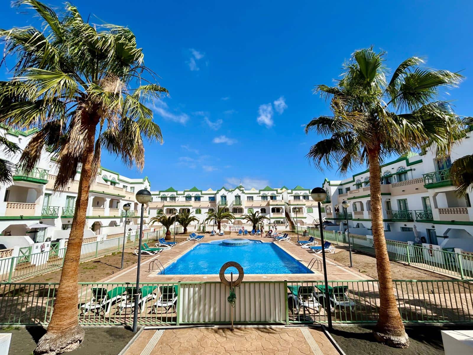 2 bedroom Apartment for sale in Caleta de Fuste with pool - € 190,000 (Ref: 9742984)