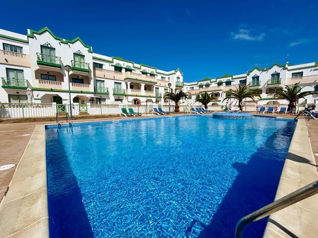2 bedroom Apartment for sale in Caleta de Fuste, Antigua with pool - € 190,000 (Ref: 9742984)