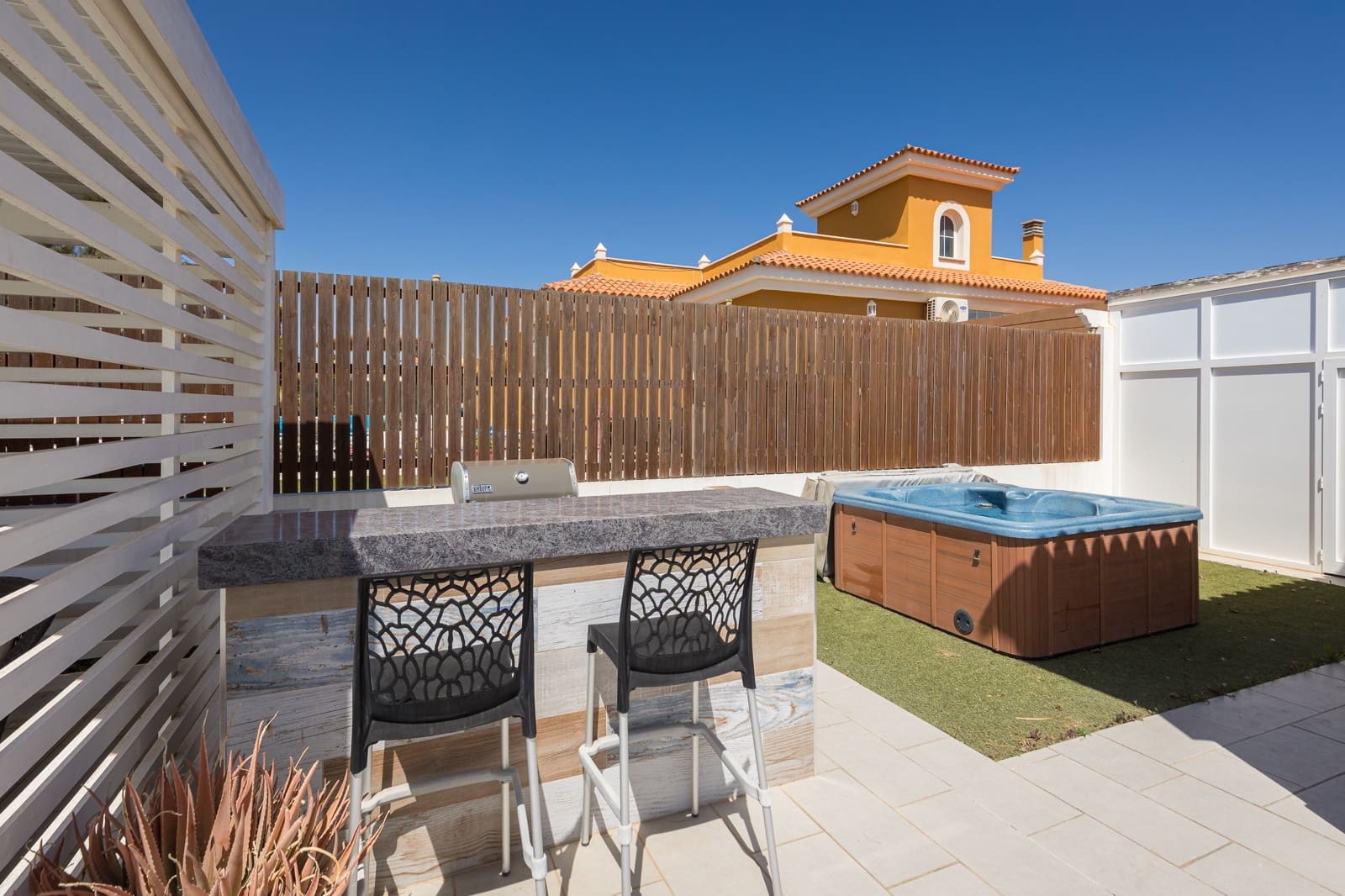 Chalet de 4 habitaciones en Caleta de Fuste en venta con piscina garaje - 940.000 € (Ref: 9757538)