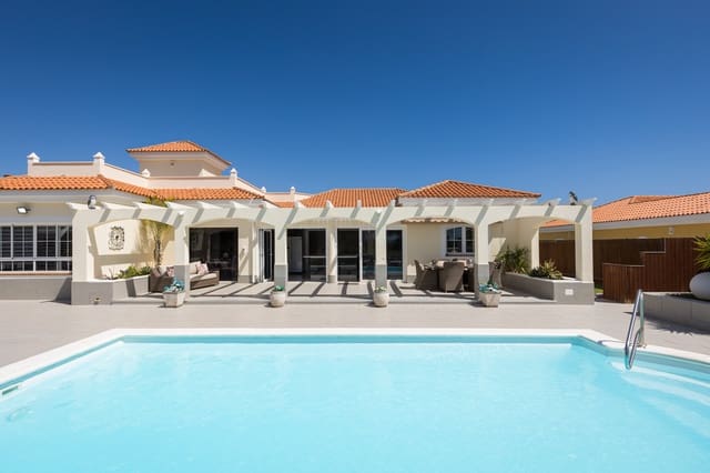 4 soverom Villa til salgs i Caleta de Fuste, Antigua med svømmebasseng garasje - € 940 000 (Ref: 9757538)
