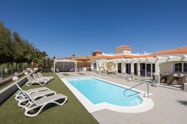 4 soverom Villa til salgs i Caleta de Fuste, Antigua med svømmebasseng garasje - € 940 000 (Ref: 9757538)