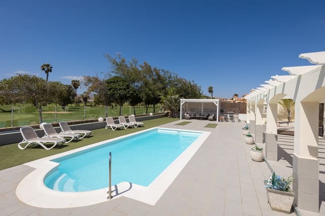 4 soverom Villa til salgs i Caleta de Fuste, Antigua med svømmebasseng garasje - € 940 000 (Ref: 9757538)