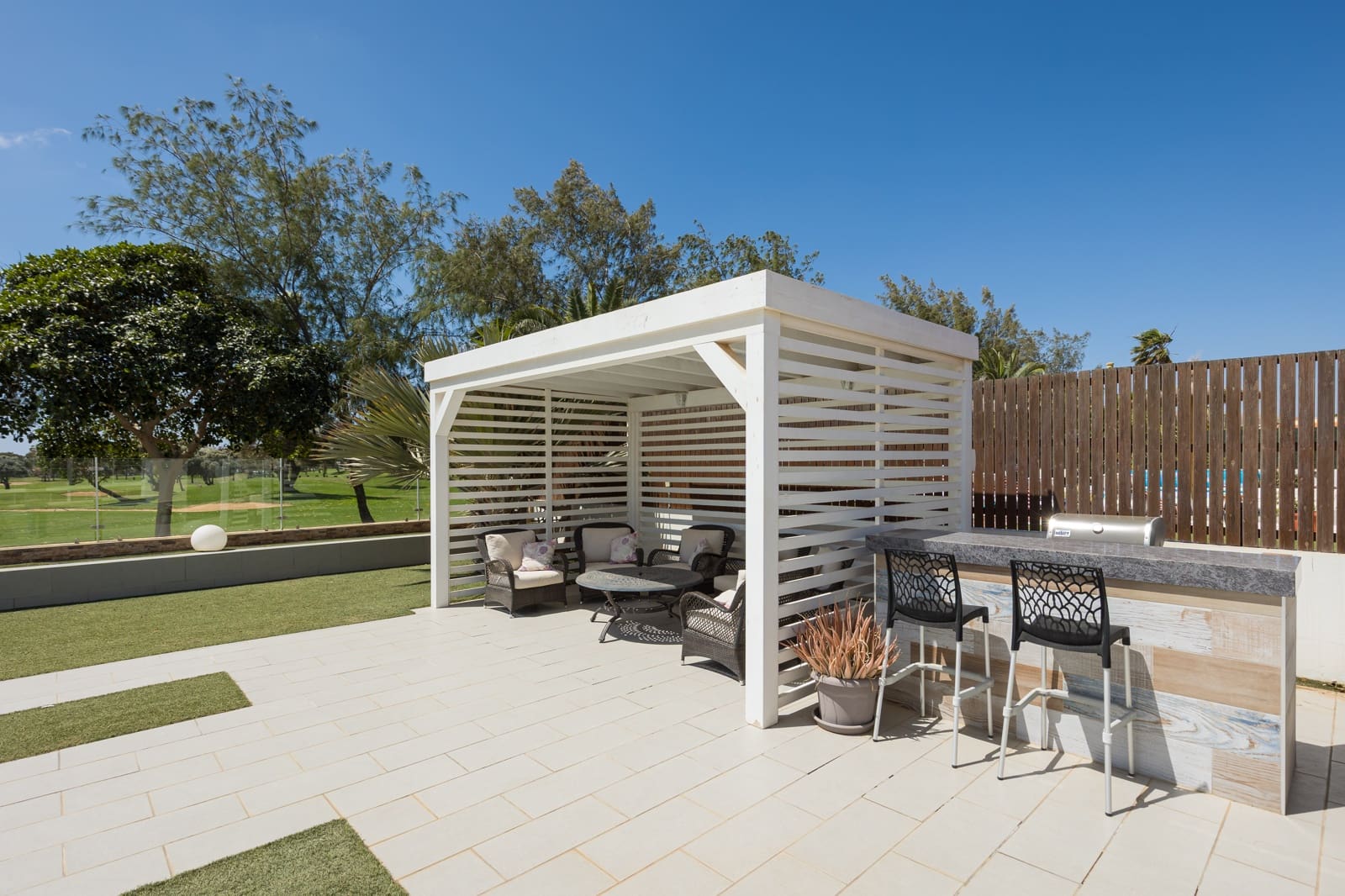 Chalet de 4 habitaciones en Caleta de Fuste en venta con piscina garaje - 940.000 € (Ref: 9757538)