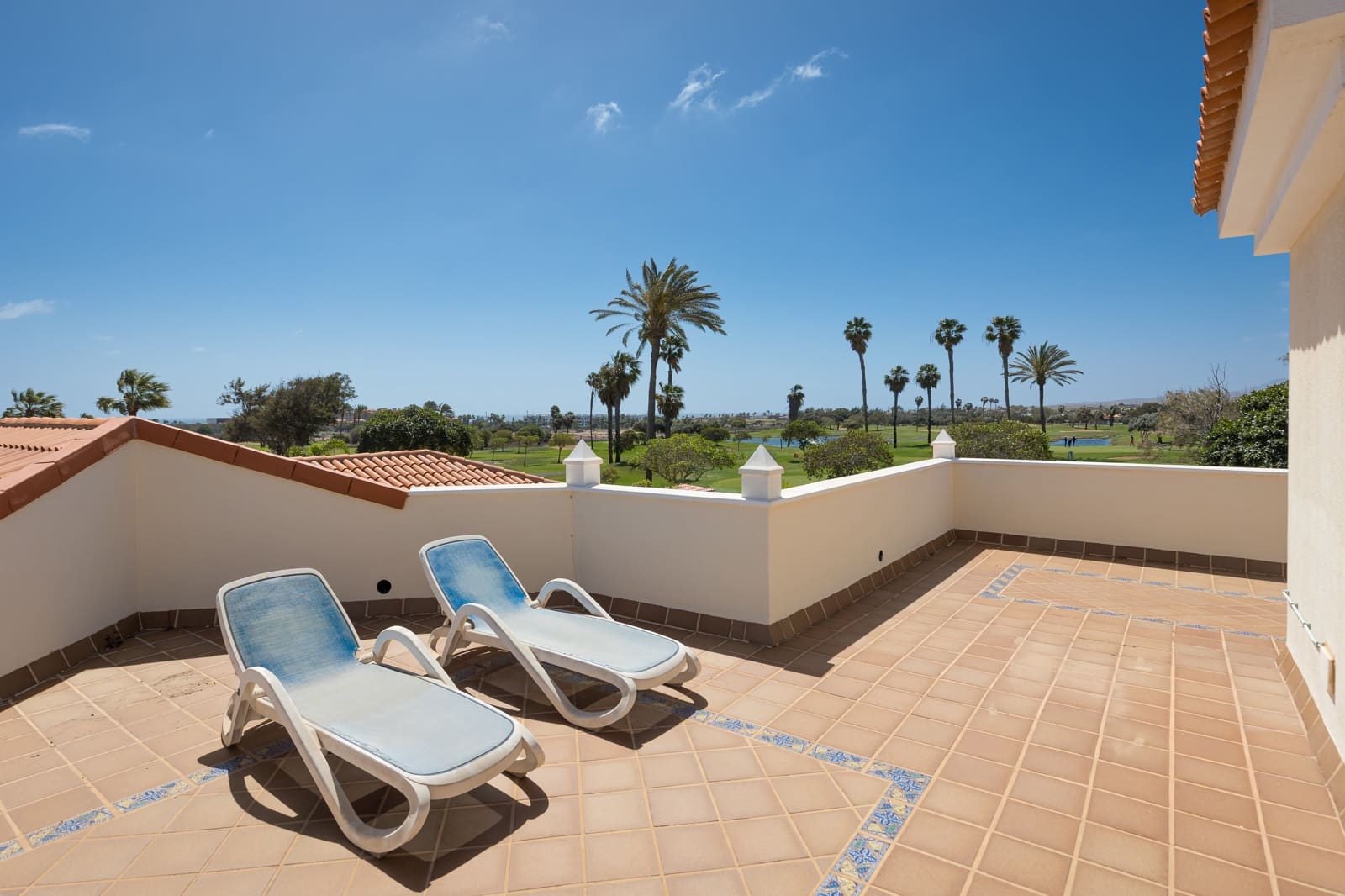 Chalet de 4 habitaciones en Caleta de Fuste en venta con piscina garaje - 940.000 € (Ref: 9757538)