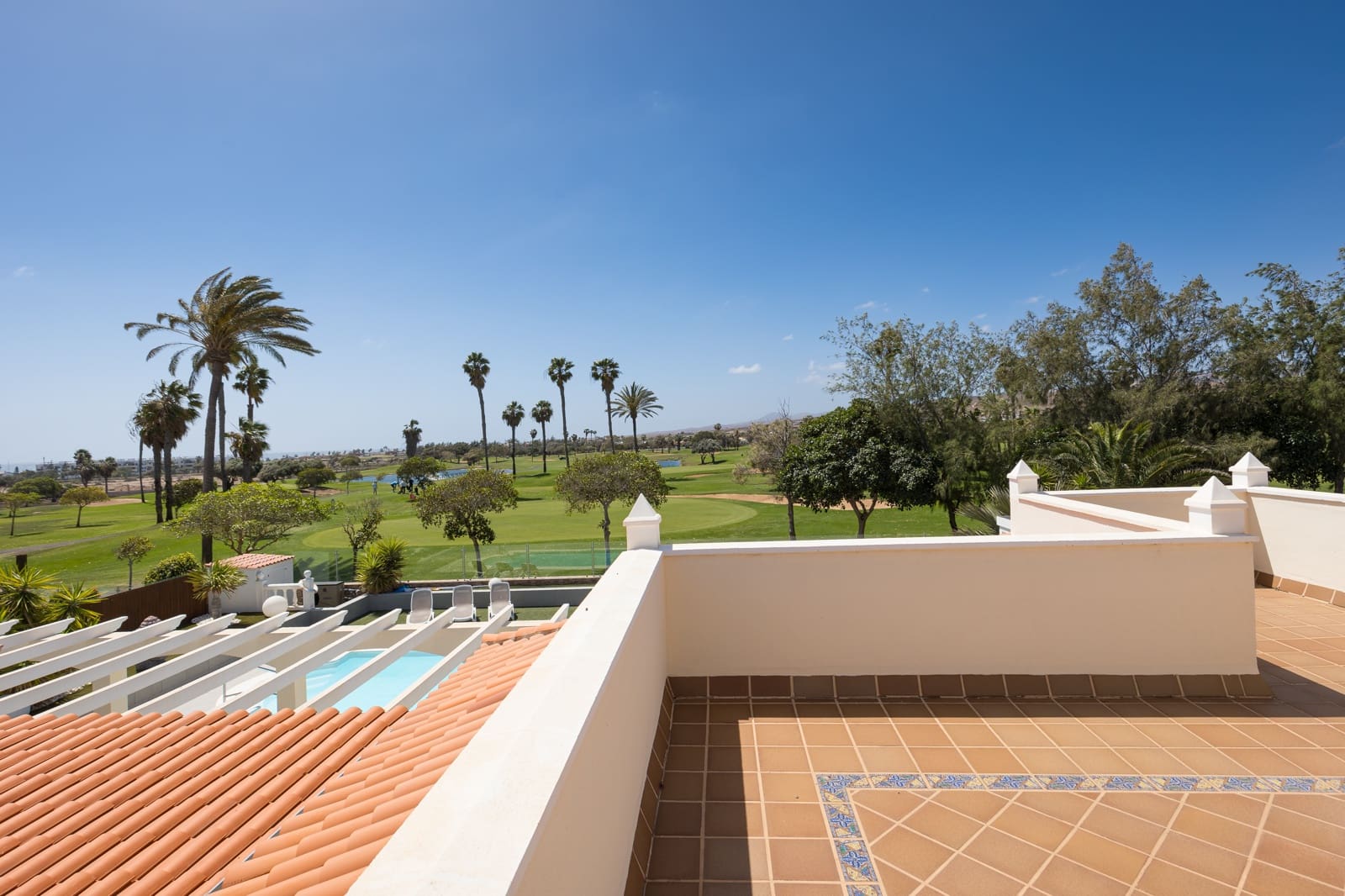 Chalet de 4 habitaciones en Caleta de Fuste en venta con piscina garaje - 940.000 € (Ref: 9757538)