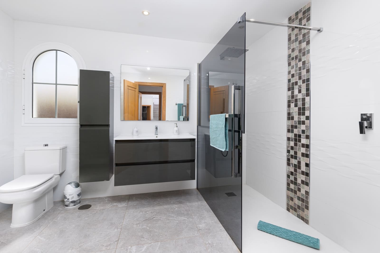 Chalet de 4 habitaciones en Caleta de Fuste en venta con piscina garaje - 940.000 € (Ref: 9757538)