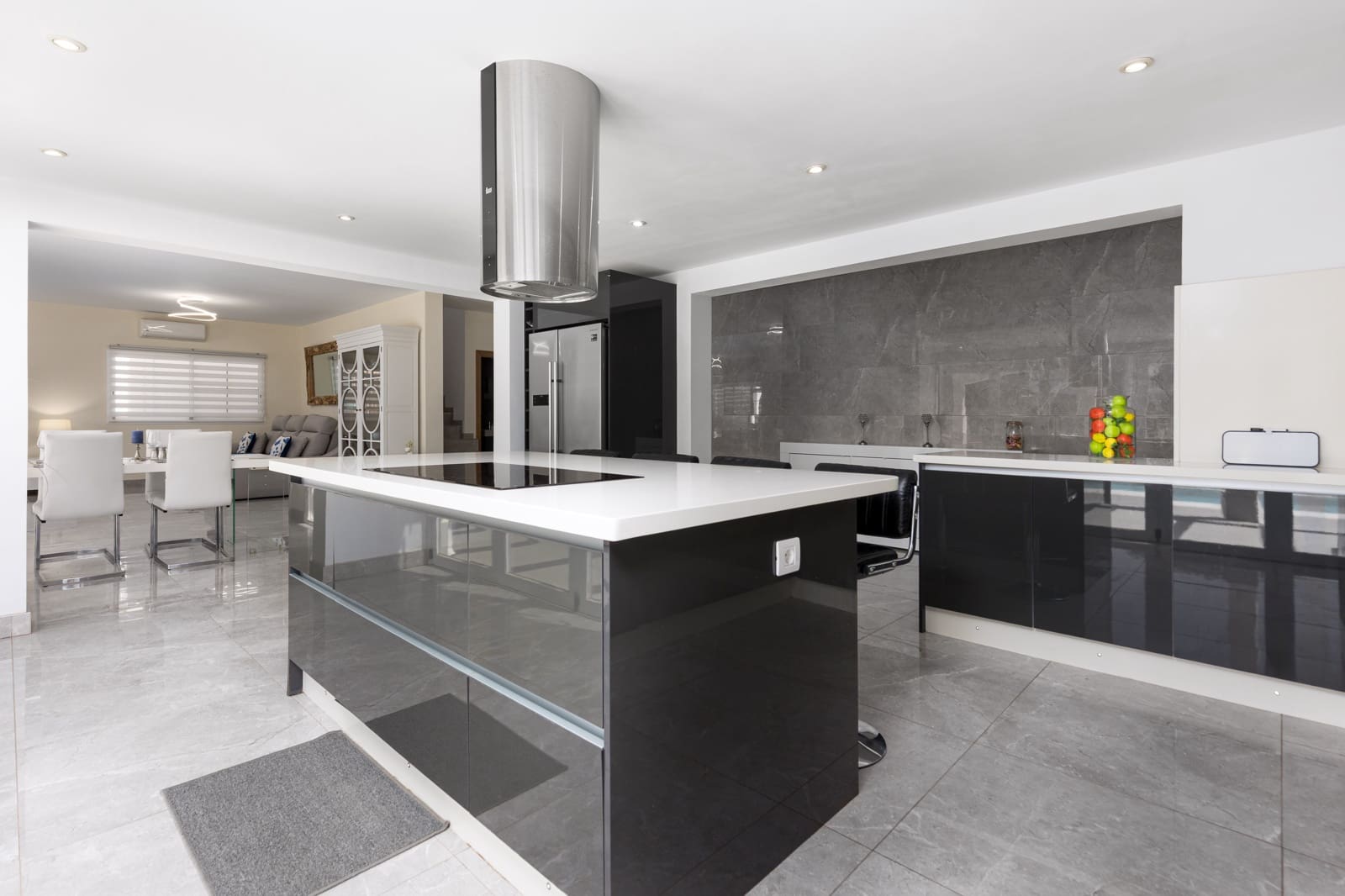 Chalet de 4 habitaciones en Caleta de Fuste en venta con piscina garaje - 940.000 € (Ref: 9757538)