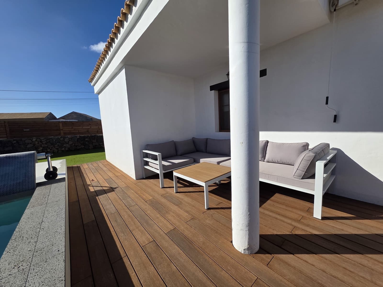 3 makuuhuone Huvila myytävänä paikassa Lajares mukana uima-altaan 
autotalli - 750 000 € (Ref: 9759520)