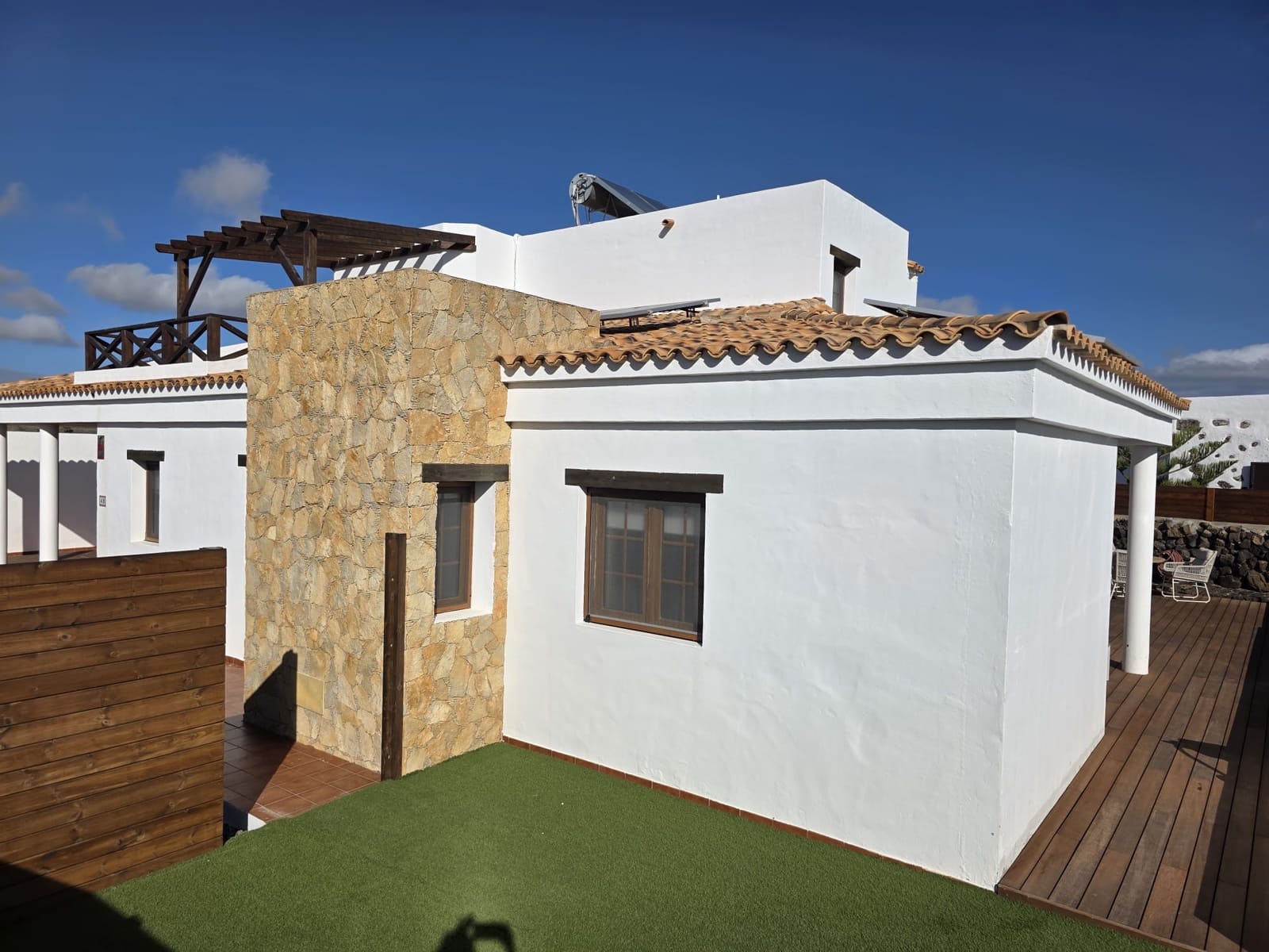 3 makuuhuone Huvila myytävänä paikassa Lajares mukana uima-altaan 
autotalli - 750 000 € (Ref: 9759520)