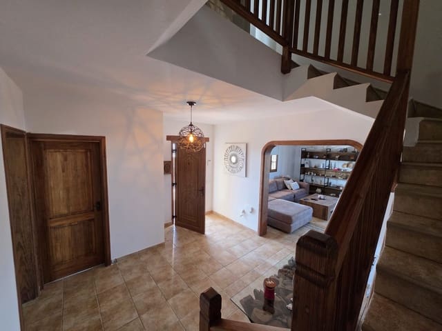 3 soverom Villa til salgs i Lajares, La Oliva med svømmebasseng garasje - € 750 000 (Ref: 9759520)