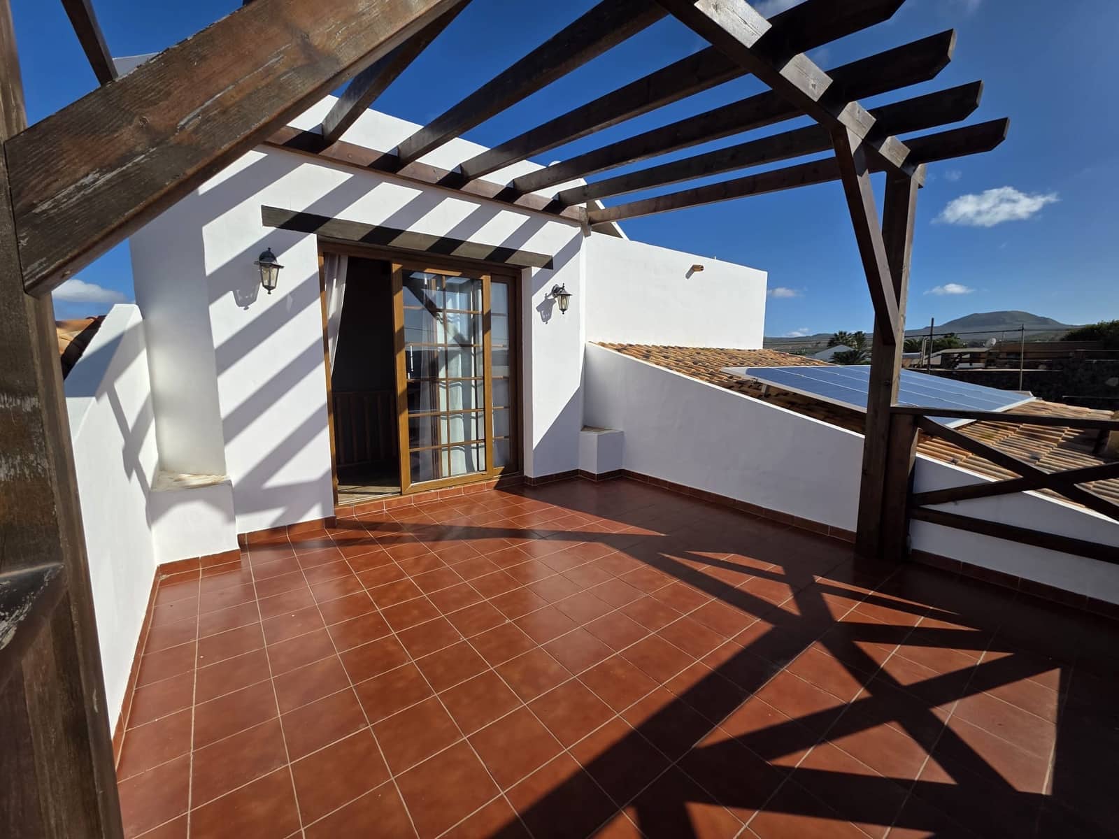 3 makuuhuone Huvila myytävänä paikassa Lajares mukana uima-altaan 
autotalli - 750 000 € (Ref: 9759520)