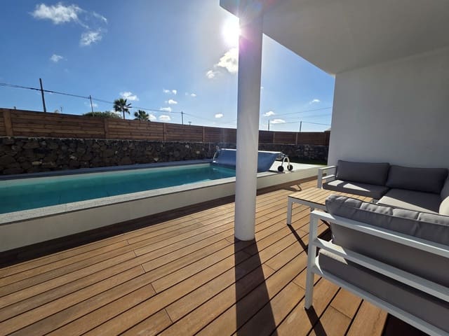 3 soverom Villa til salgs i Lajares, La Oliva med svømmebasseng garasje - € 750 000 (Ref: 9759520)