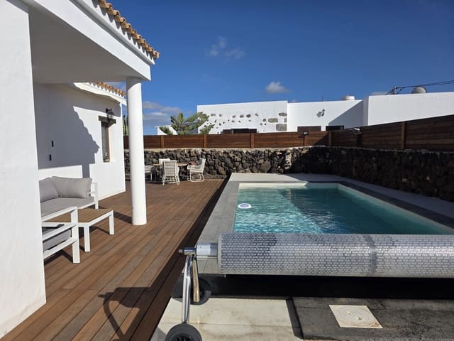 3 soverom Villa til salgs i Lajares, La Oliva med svømmebasseng garasje - € 750 000 (Ref: 9759520)