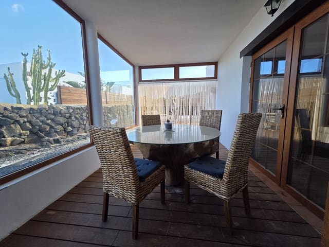 3 soverom Villa til salgs i Lajares, La Oliva med svømmebasseng garasje - € 750 000 (Ref: 9759520)