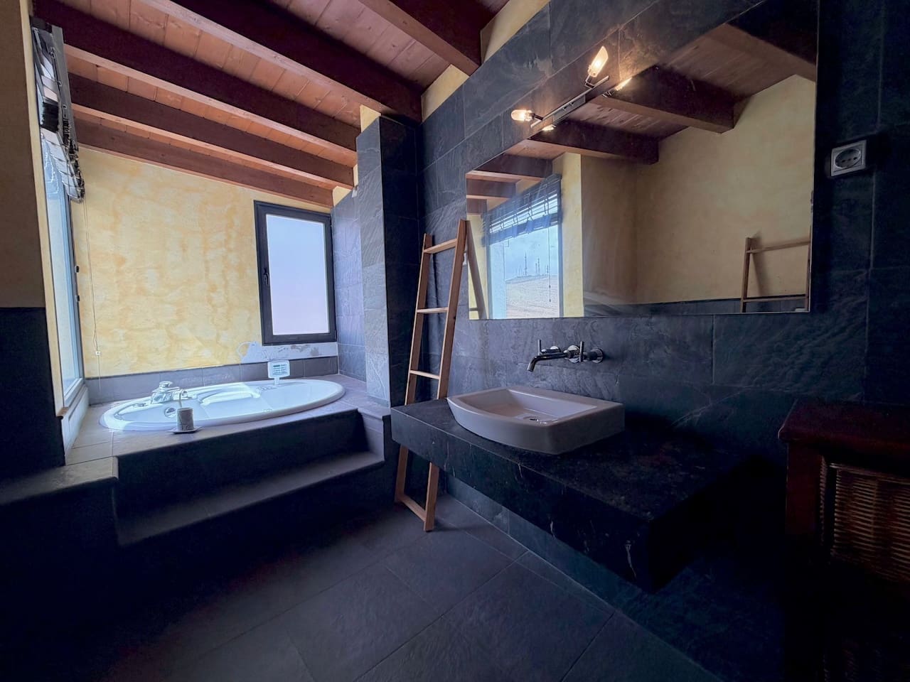 6 slaapkamer Villa te koop in El Time met zwembad garage - € 710.000 (Ref: 9769045)