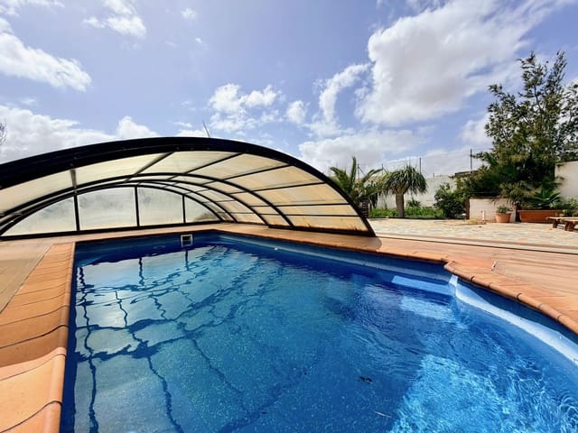 6 slaapkamer Villa te koop in El Time, Puerto del Rosario met zwembad garage - € 710.000 (Ref: 9769045)