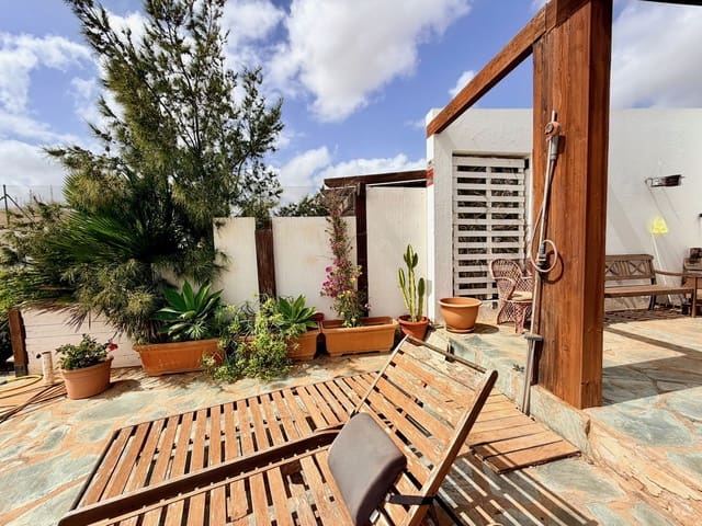 6 slaapkamer Villa te koop in El Time, Puerto del Rosario met zwembad garage - € 710.000 (Ref: 9769045)