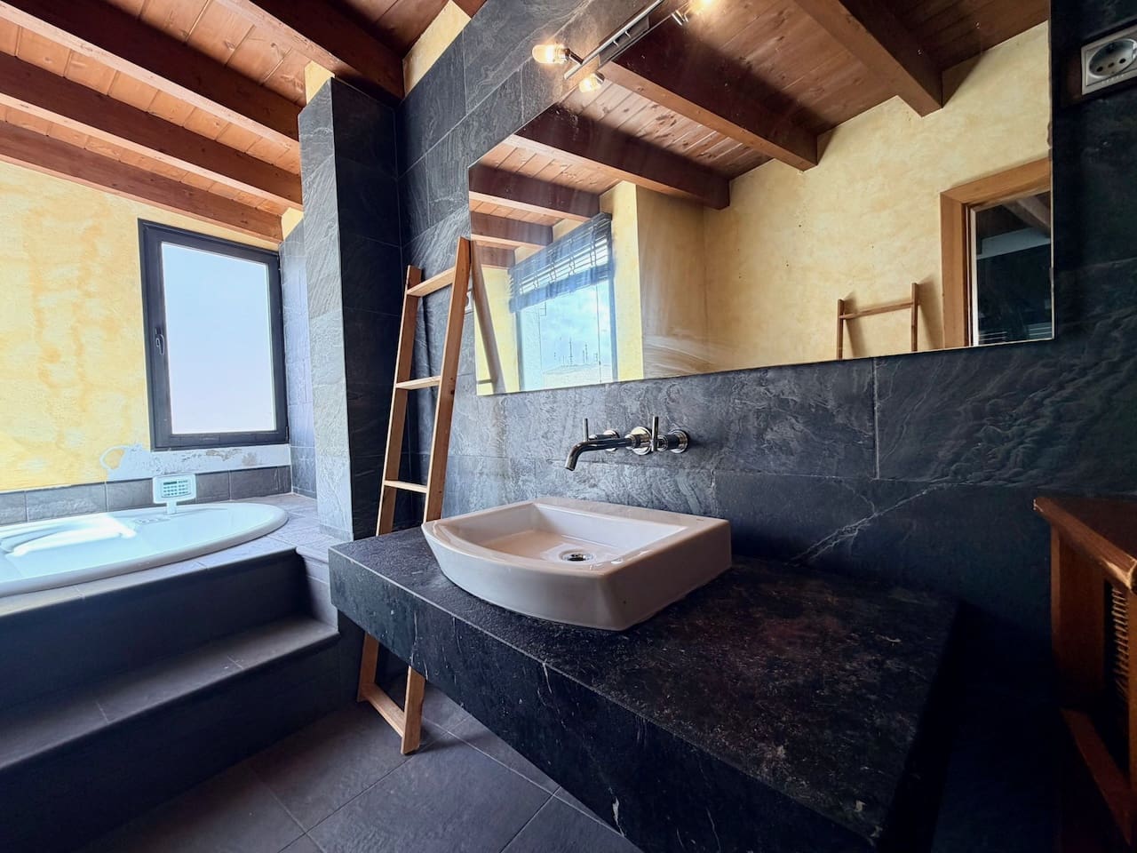 6 slaapkamer Villa te koop in El Time met zwembad garage - € 710.000 (Ref: 9769045)