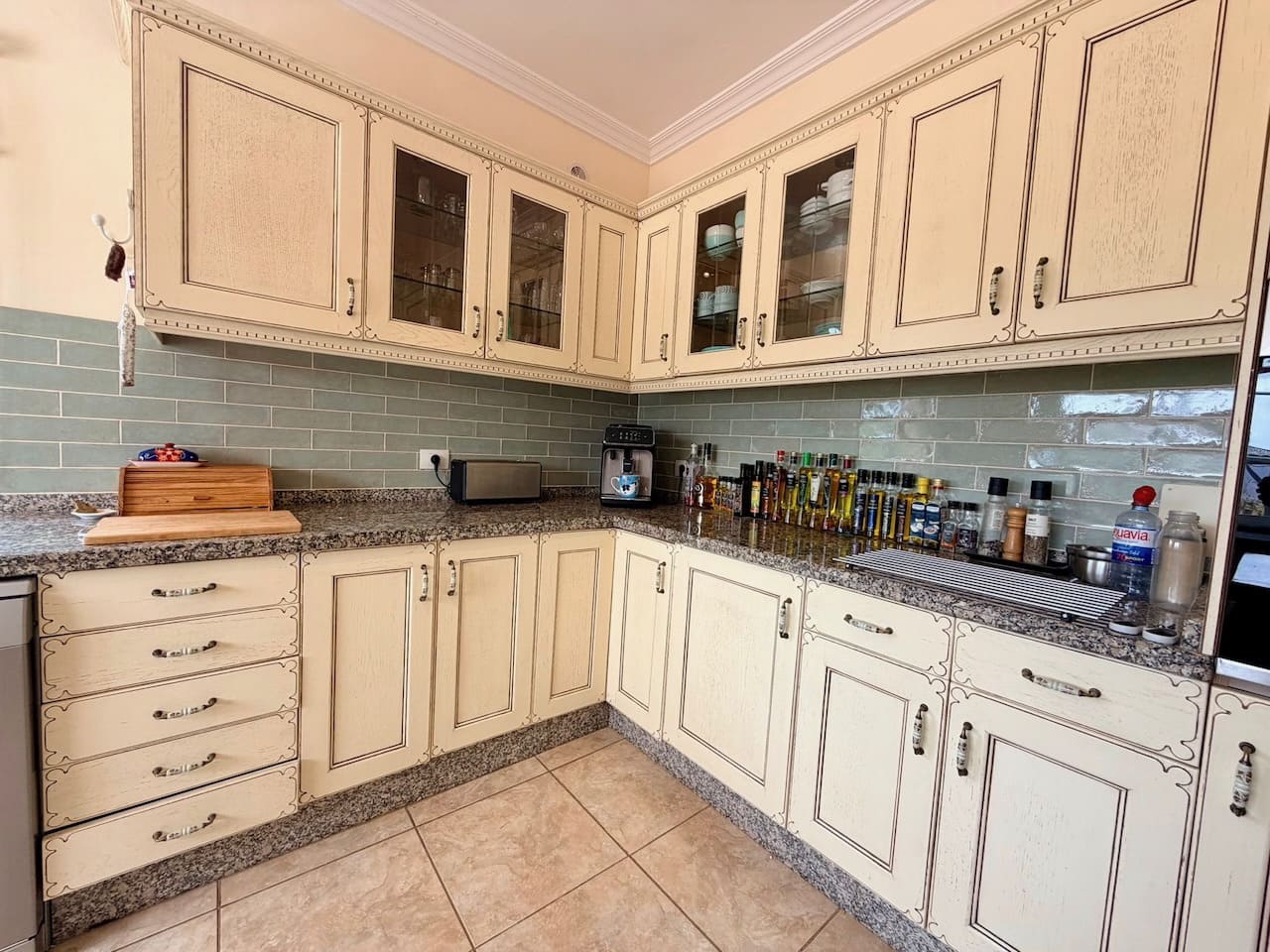 3 sypialnia Willa na sprzedaż w Triquivijate z basenem garażem - 570 000 € (Ref: 9769074)