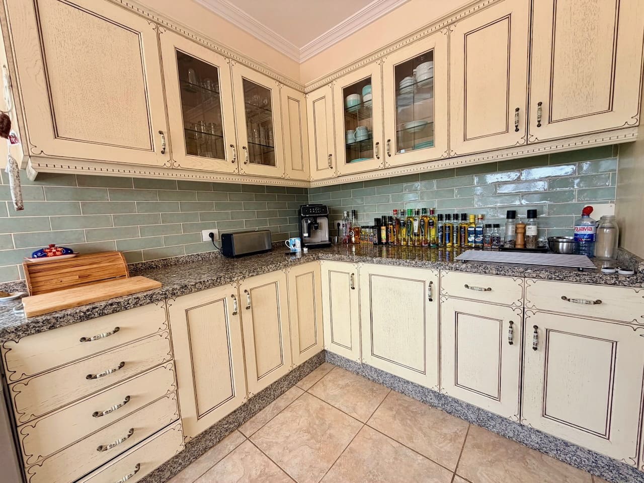 3 sypialnia Willa na sprzedaż w Triquivijate z basenem garażem - 570 000 € (Ref: 9769074)