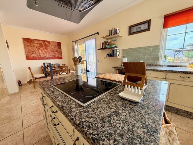 3 soverom Villa til salgs i Triquivijate, Antigua med svømmebasseng garasje - € 570 000 (Ref: 9769074)