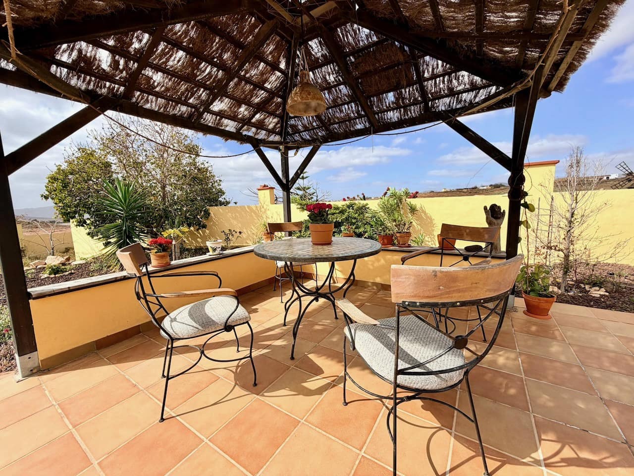 3 sypialnia Willa na sprzedaż w Triquivijate z basenem garażem - 570 000 € (Ref: 9769074)