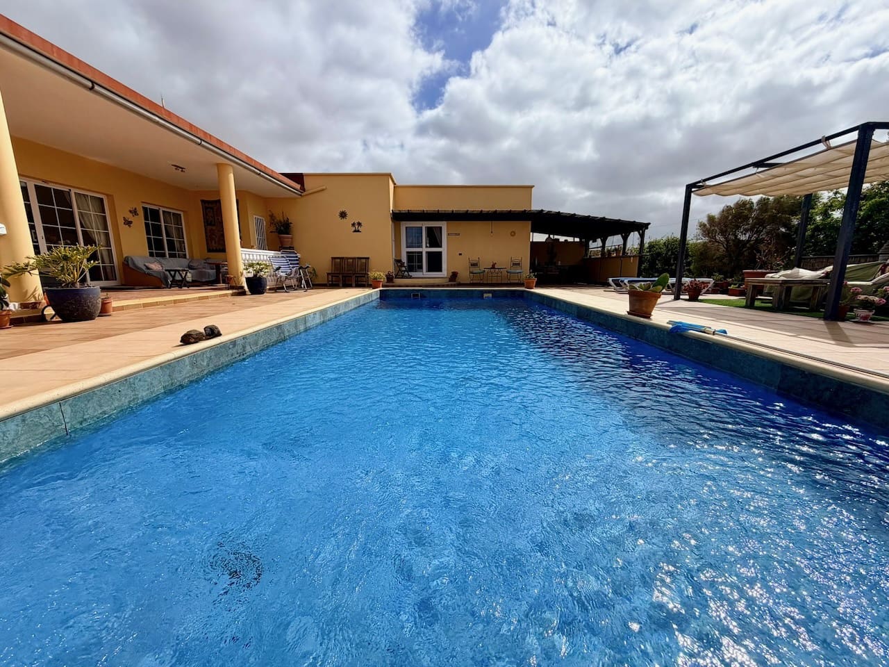 3 sypialnia Willa na sprzedaż w Triquivijate z basenem garażem - 570 000 € (Ref: 9769074)