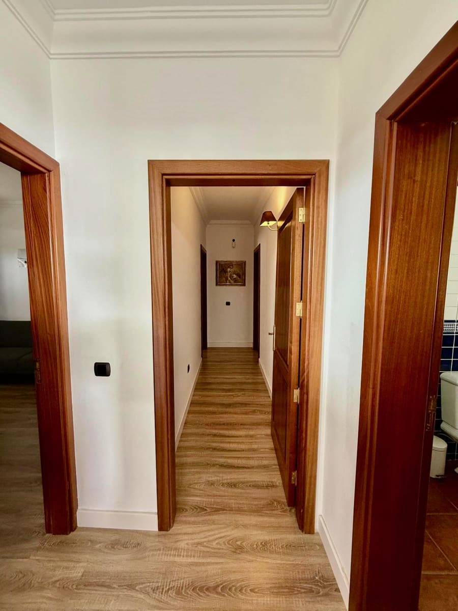 4 makuuhuone Huvila myytävänä paikassa Nazaret mukana uima-altaan 
autotalli - 625 000 € (Ref: 9783901)