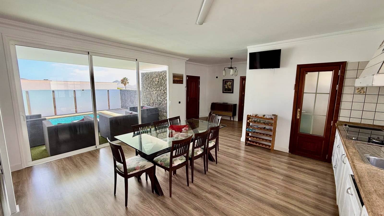 4 makuuhuone Huvila myytävänä paikassa Nazaret mukana uima-altaan 
autotalli - 625 000 € (Ref: 9783901)