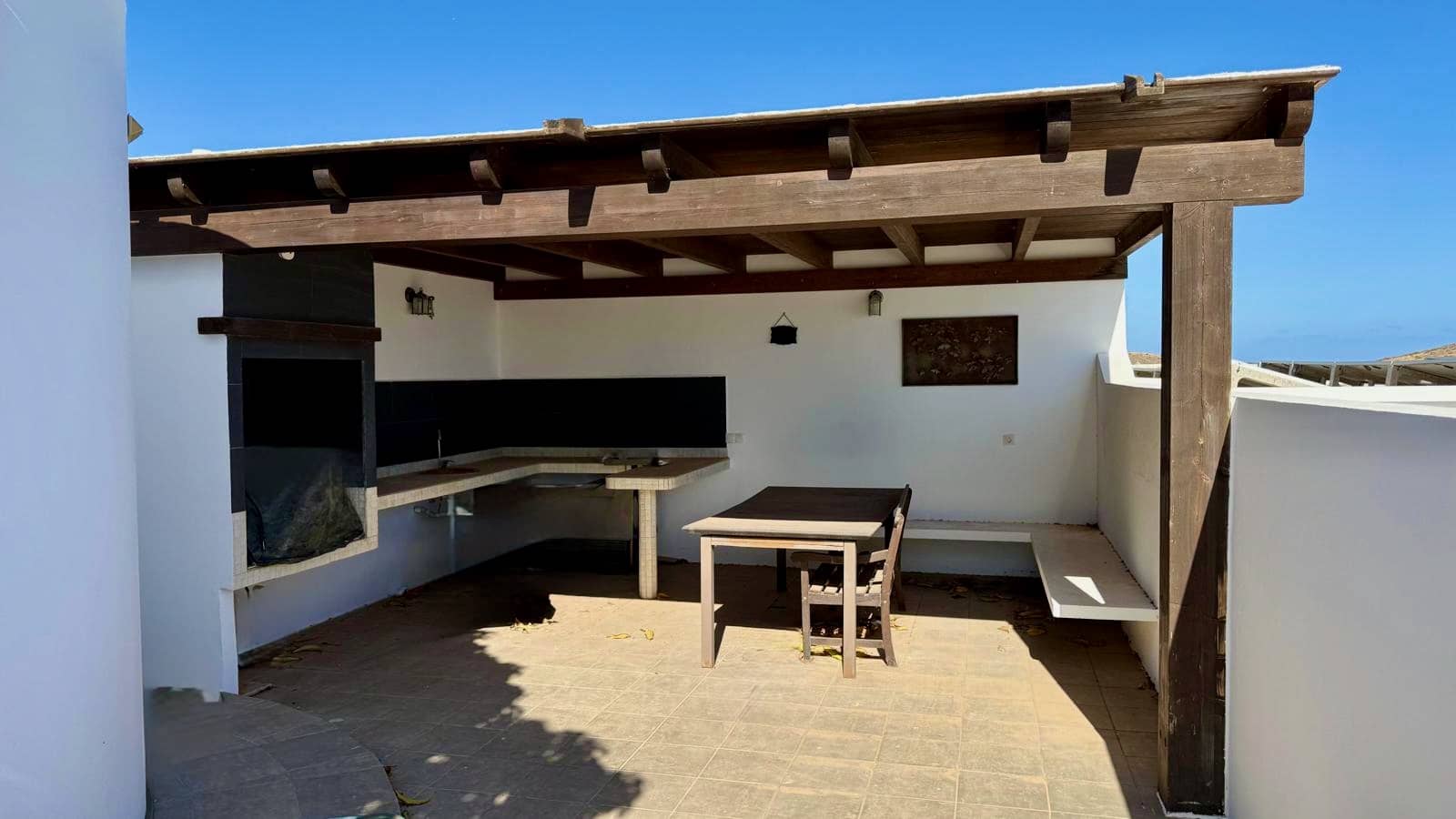 4 makuuhuone Huvila myytävänä paikassa Nazaret mukana uima-altaan 
autotalli - 625 000 € (Ref: 9783901)