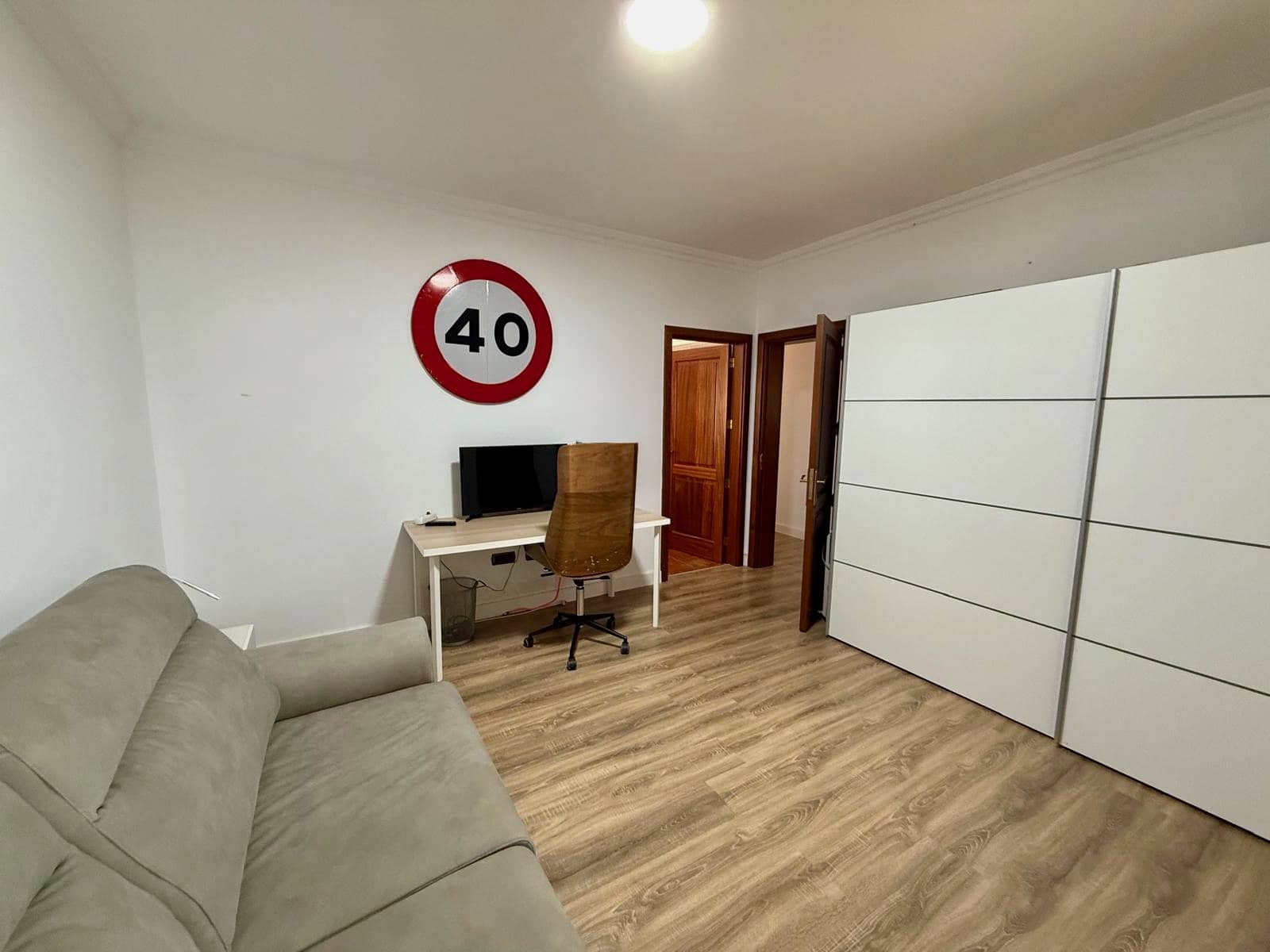 4 makuuhuone Huvila myytävänä paikassa Nazaret mukana uima-altaan 
autotalli - 625 000 € (Ref: 9783901)