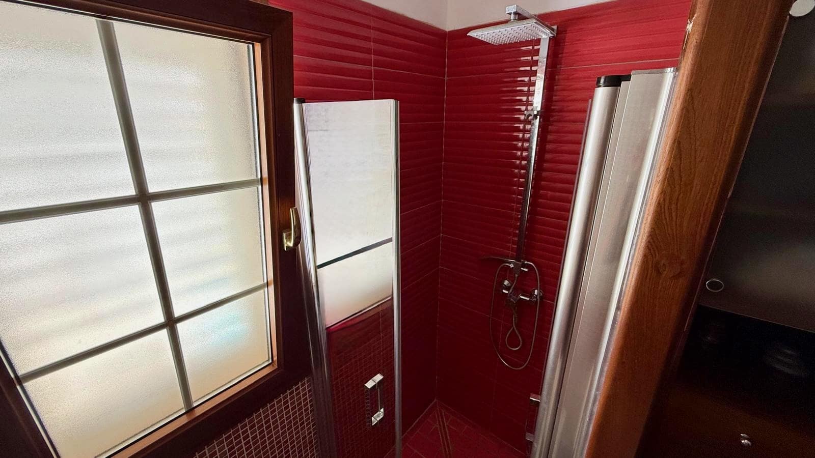 4 makuuhuone Huvila myytävänä paikassa Nazaret mukana uima-altaan 
autotalli - 625 000 € (Ref: 9783901)