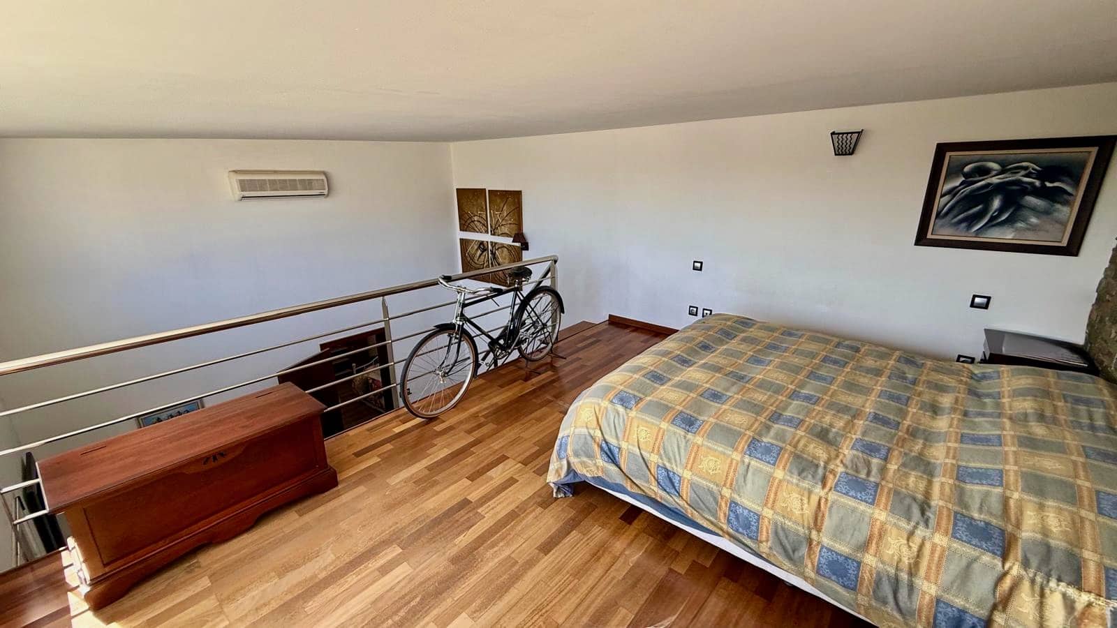 4 makuuhuone Huvila myytävänä paikassa Nazaret mukana uima-altaan 
autotalli - 625 000 € (Ref: 9783901)