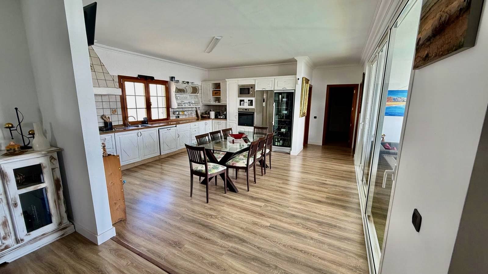 4 makuuhuone Huvila myytävänä paikassa Nazaret mukana uima-altaan 
autotalli - 625 000 € (Ref: 9783901)